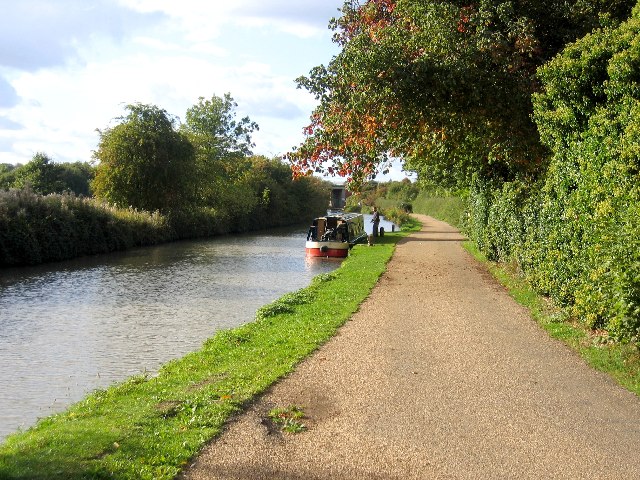 File:Stratford-upon-Avon Canal at Bishopton Lane - geograph.org.uk - 59953.jpg