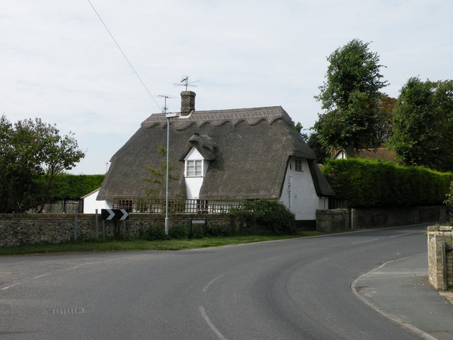 File:Thatched cottage in Church Lane - geograph.org.uk - 969540.jpg