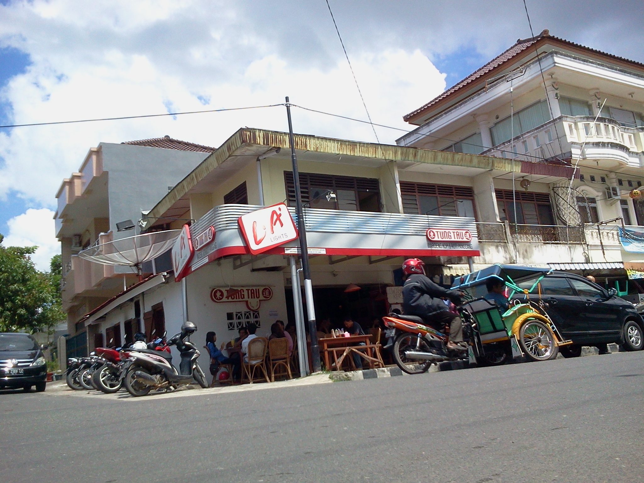 Warung Kopi Tung Tau, Pangkal Pinang - panoramio