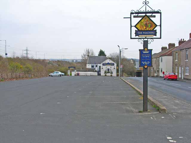 File:"The Poachers" at Metal Bridge - geograph.org.uk - 155897.jpg