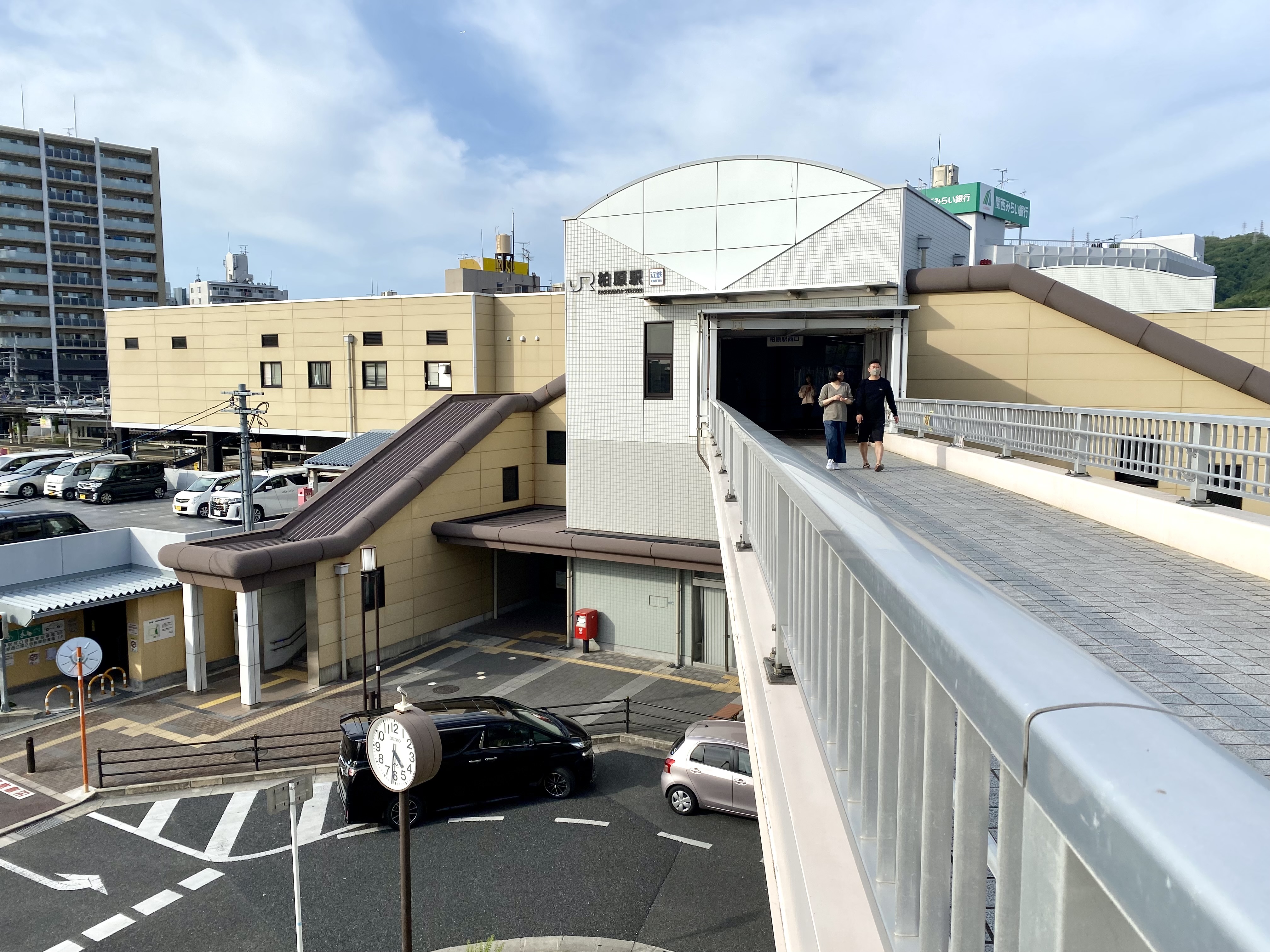 ファイル:柏原駅 駅舎 2022.jpg - Wikipedia