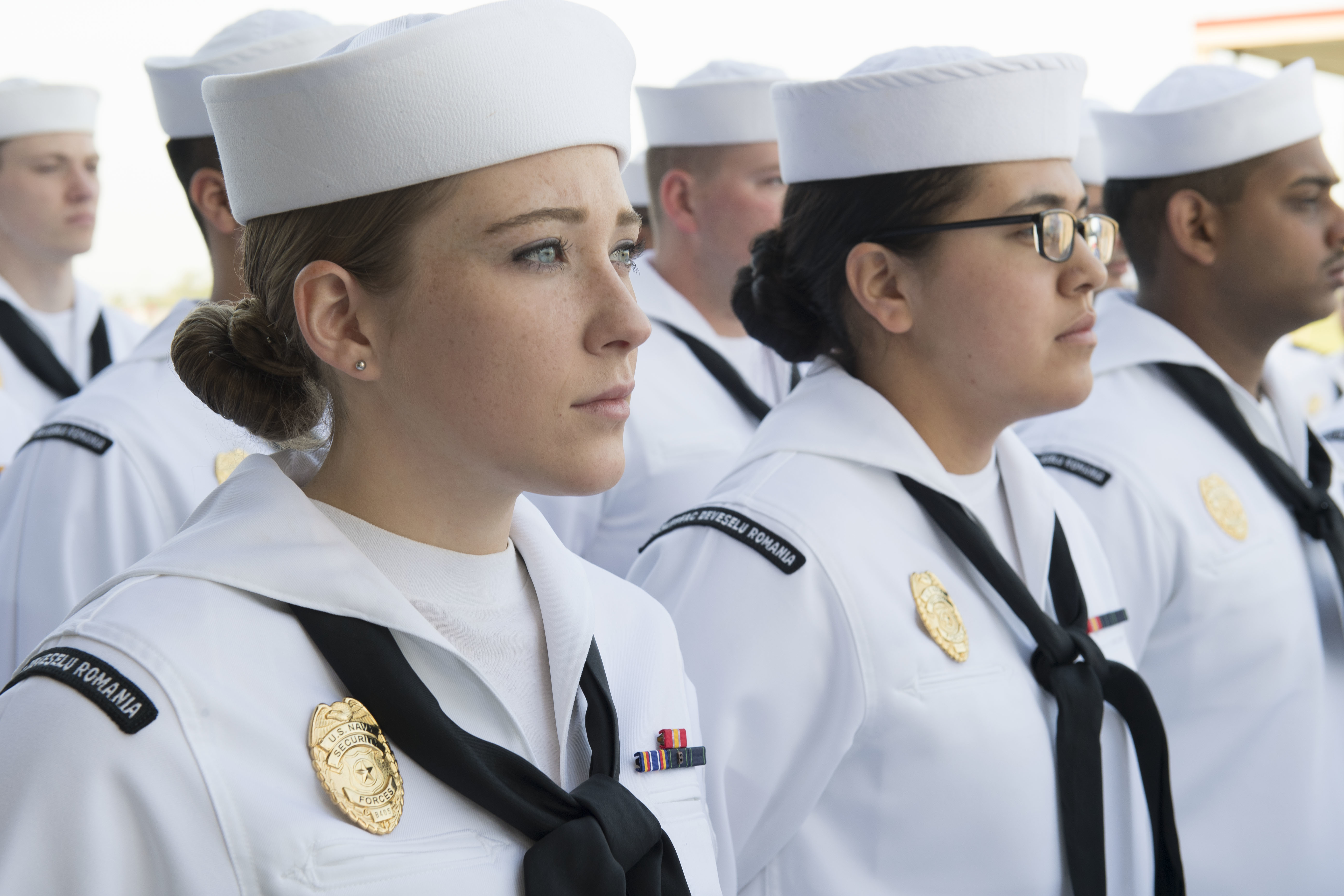 File:180501-N-BK435-0020 - U.S. Navy sailors standing during uniform  inspection.jpg - Wikimedia Commons