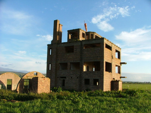 File:Abandoned WW2 tower at Fearn Airfield (disused) - geograph.org.uk - 501588.jpg