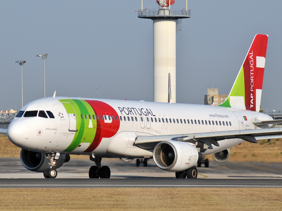 mode Motley Halloween File:Airbus A320-214, TAP Portugal AN1574803.jpg - Wikimedia Commons