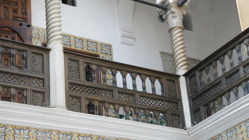 File:Balustrade casbah alger 2.jpg