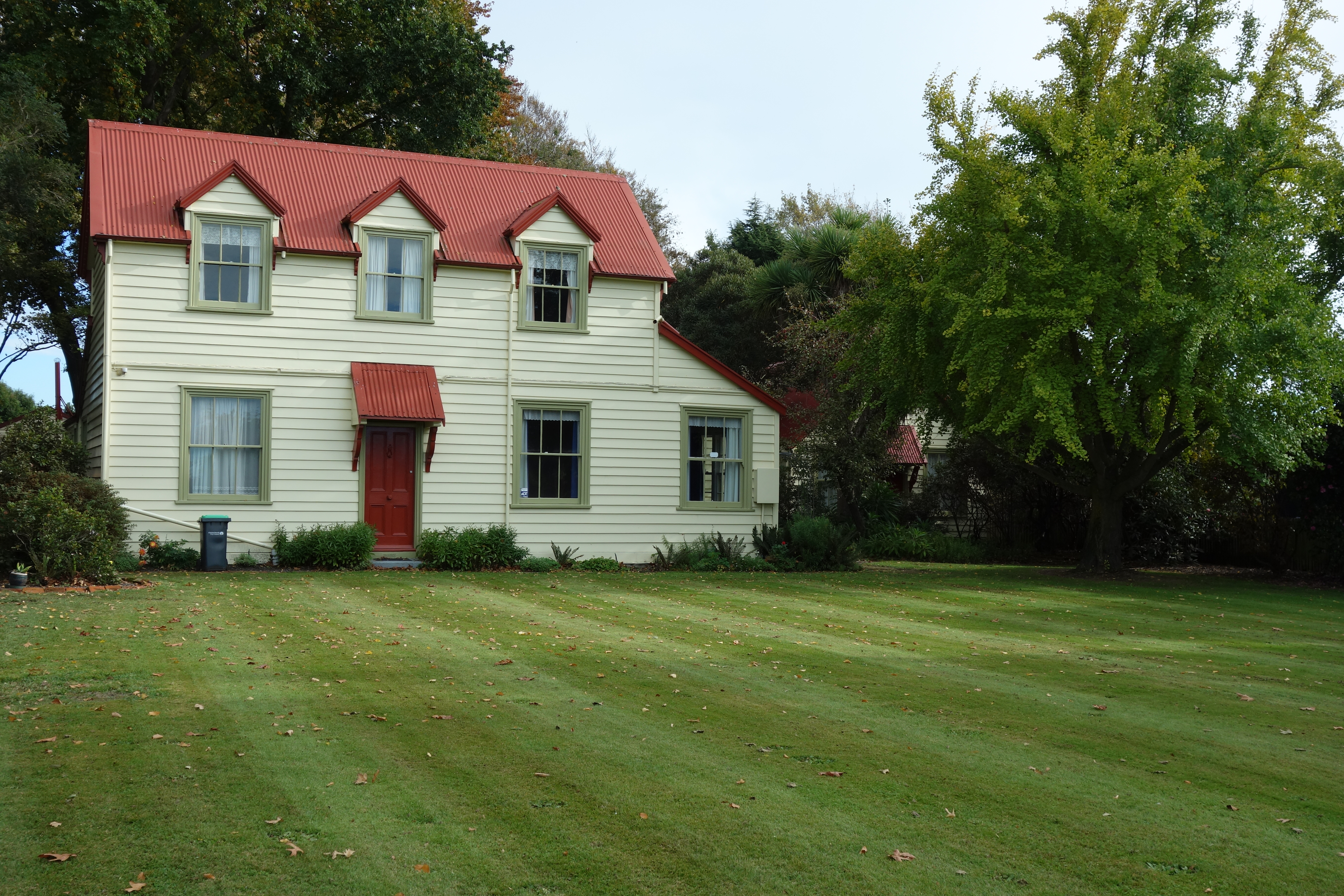 School house. School to House. Downe House School история создания.