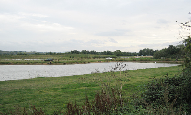 File:Fishing Lake at Harvington - geograph.org.uk - 58084.jpg