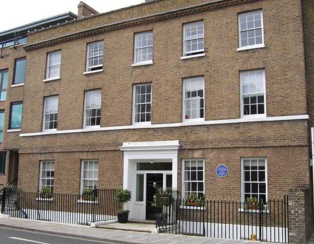 File:Hogarth Press House, Richmond, Surrey.jpg