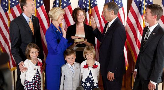 File:Janice Hahn being sworn in.jpg