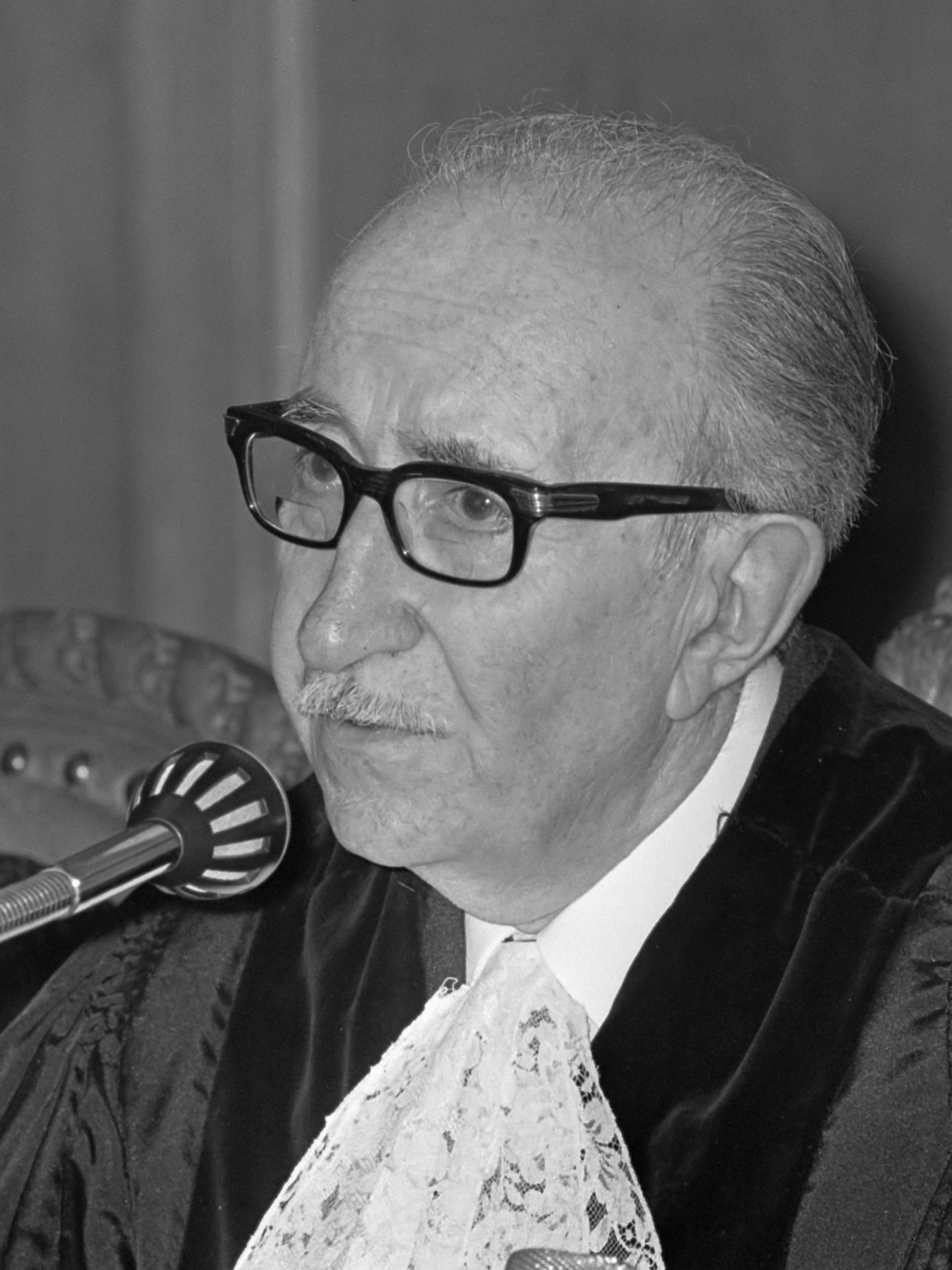 José Luis Bustamante y Rivero (1968)