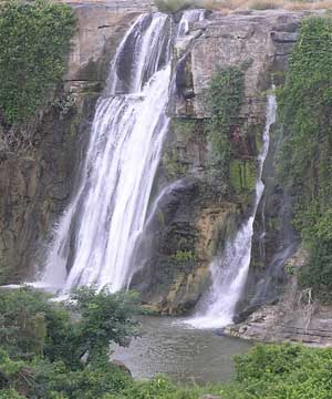 File:Kuntala-waterfalls1.jpg