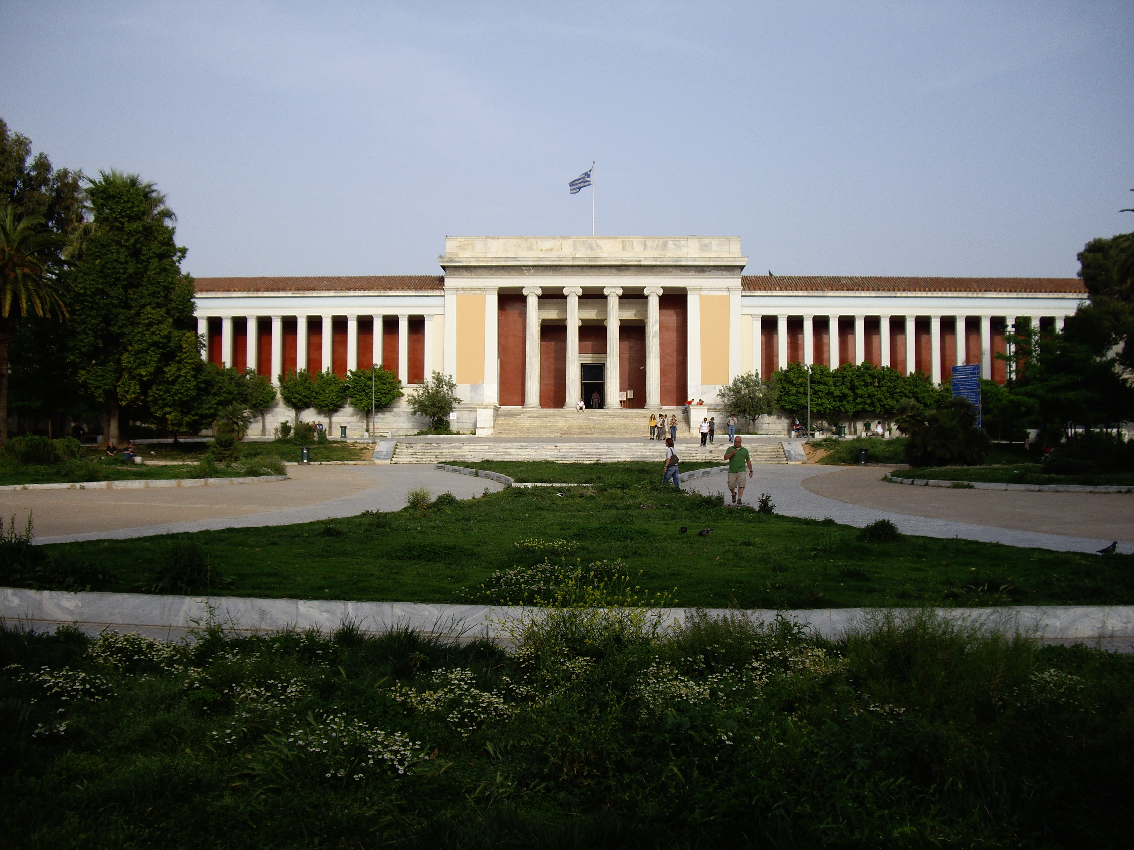 National archaeological museum. Национальный археологический музей Афины. Национальный музей археологии в Афинах. Национальный археологический музей Афин Греция. Национальный музей археологии в Афинах фото.