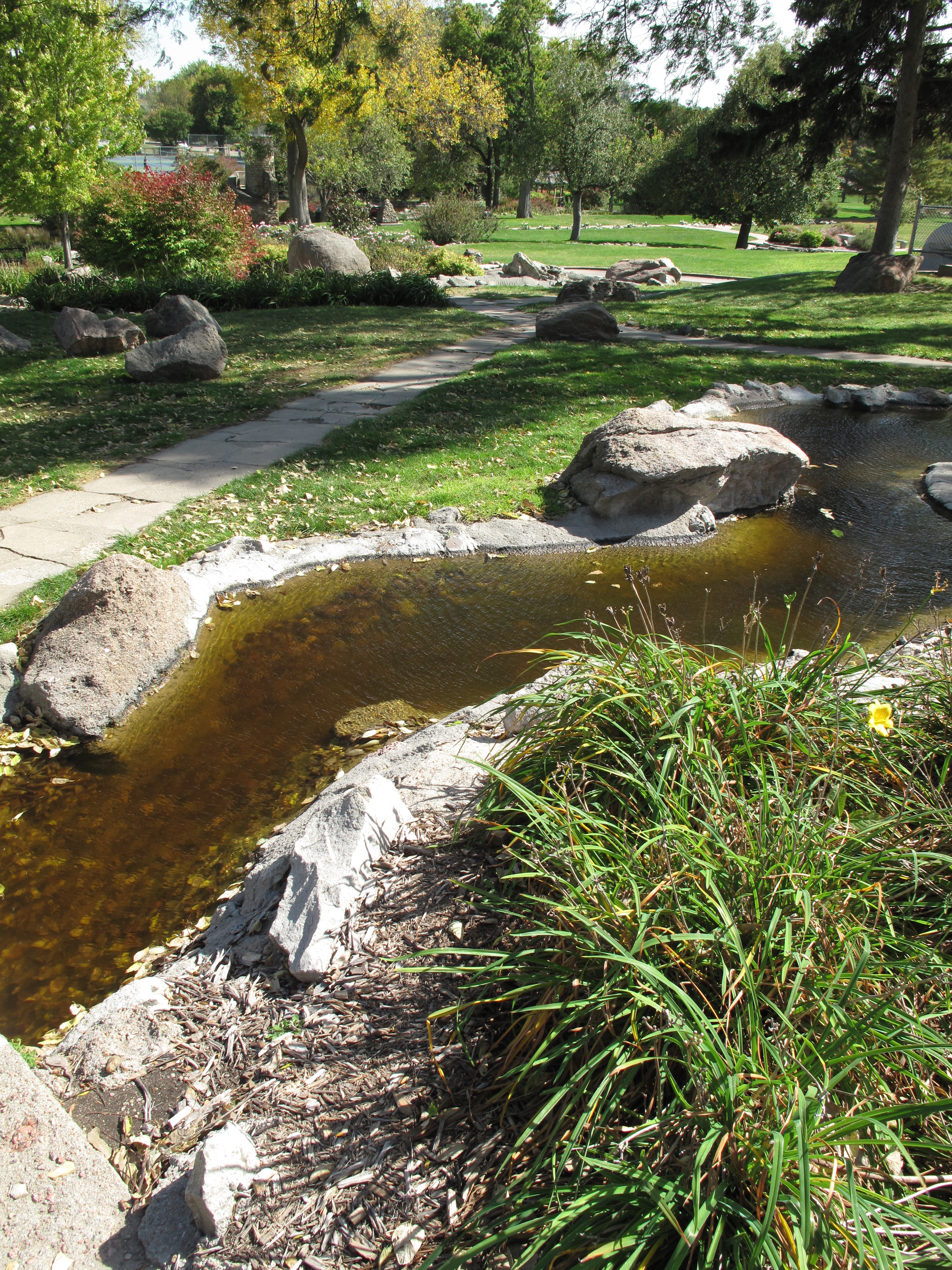 Rock_Garden_stream