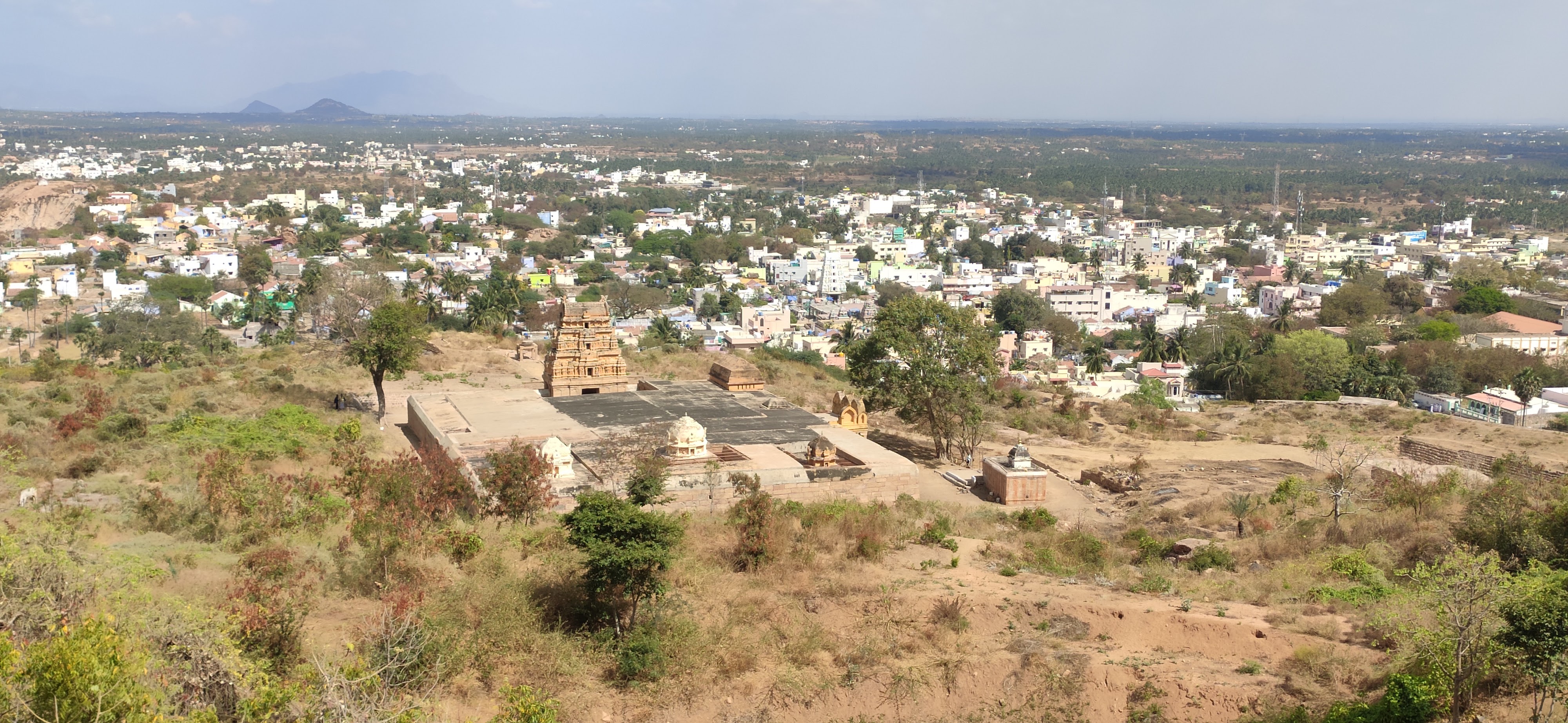 தீரன் சின்னமலை வாழ்க்கை வரலாறு – Dheeran Chinnamalai Biography in  TamilItsTamil