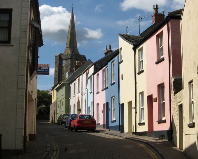 File:St Mary's Street, Tenby - geograph.org.uk - 873512.jpg