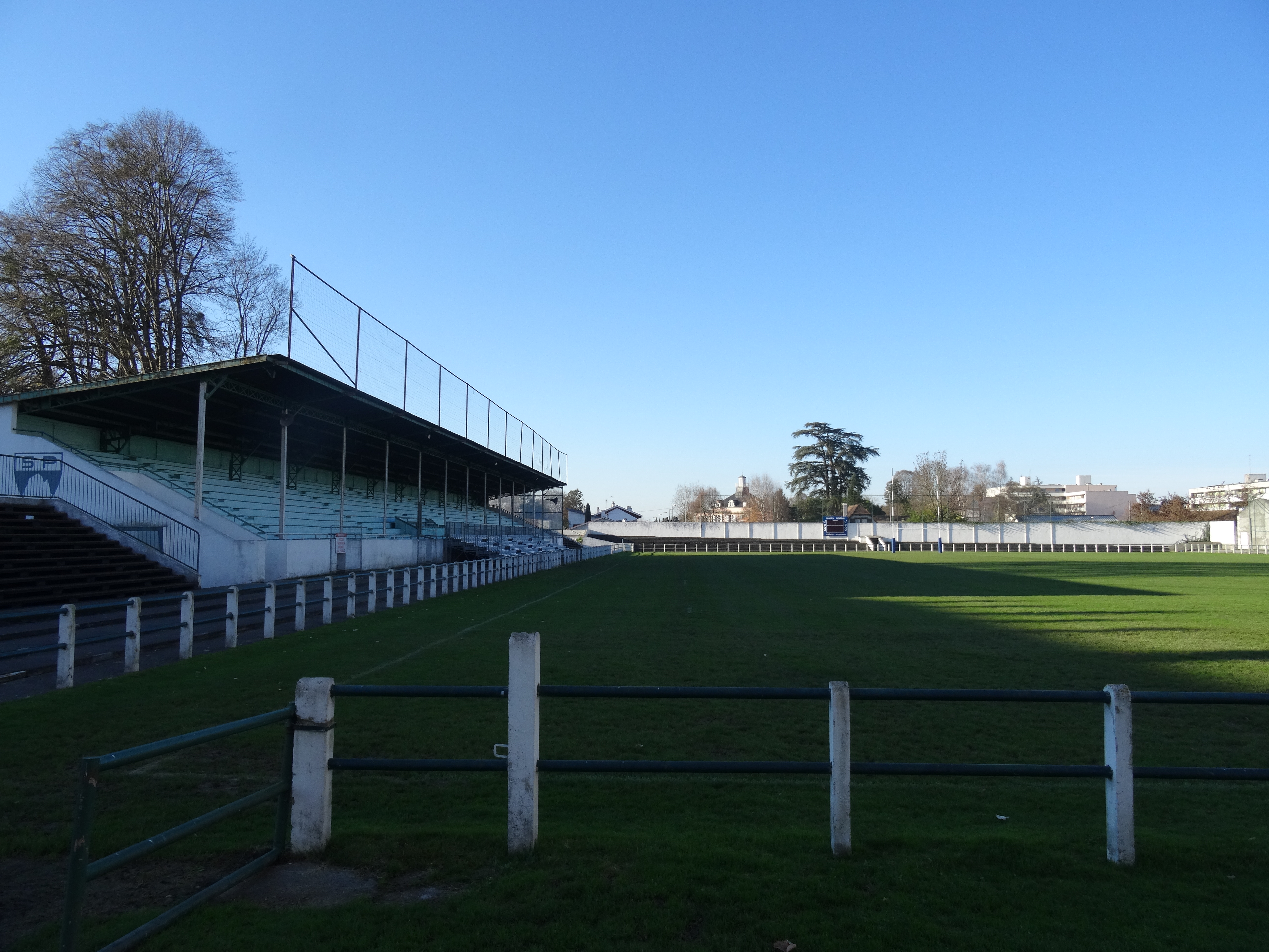 Stade de la Croix du Prince — Wikipédia