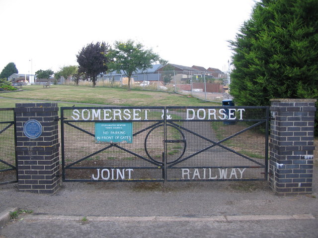 File:Sturminster Newton Station.jpg