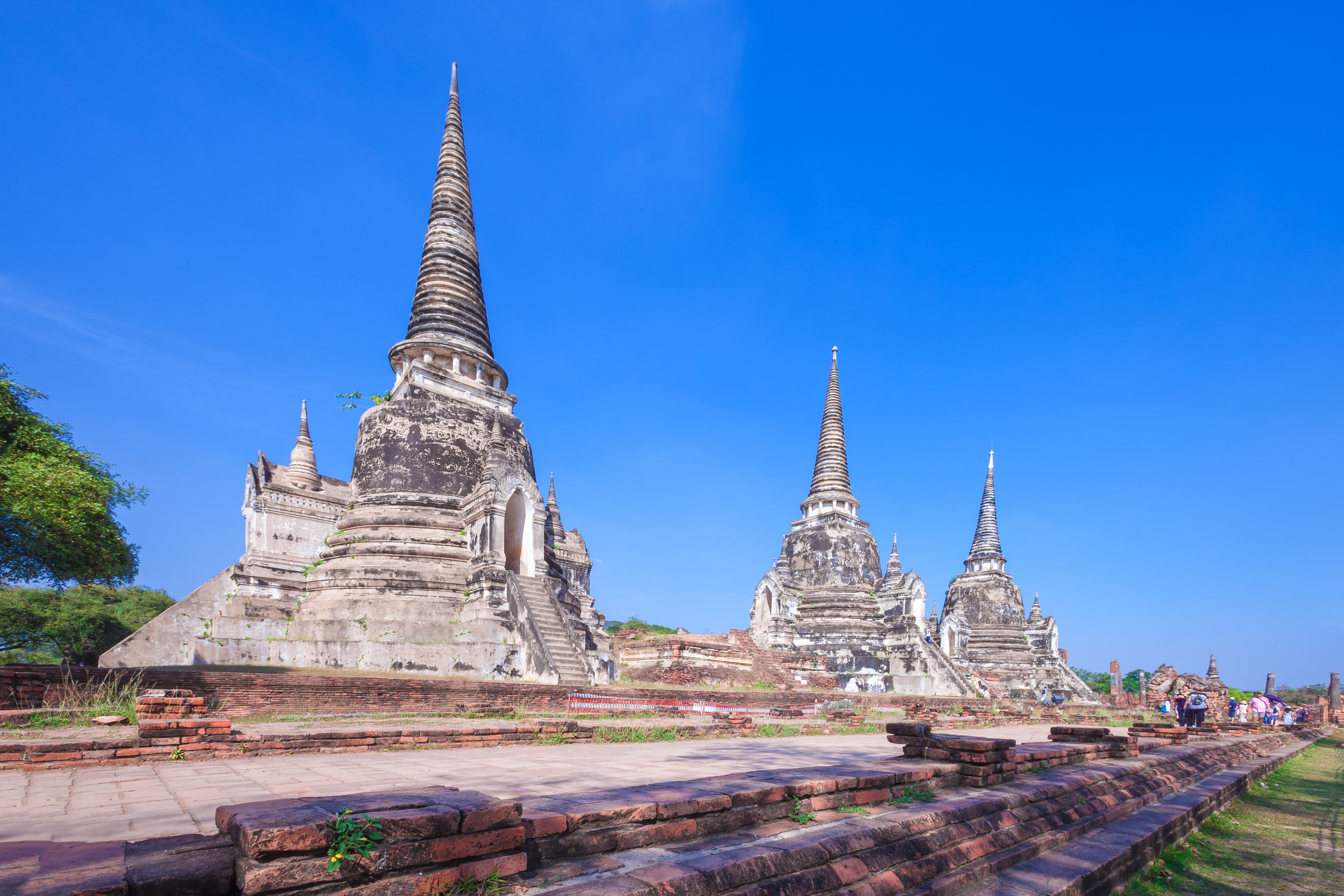 Hver uge diamant blødende File:Three Chedi(s) of Wat Phra Si Sanphet II.jpg - Wikimedia Commons