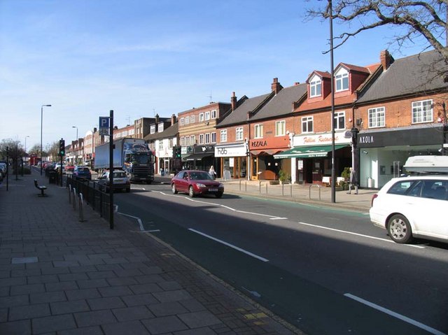 File:Uxbridge Road, Hatch End - geograph.org.uk - 371638.jpg