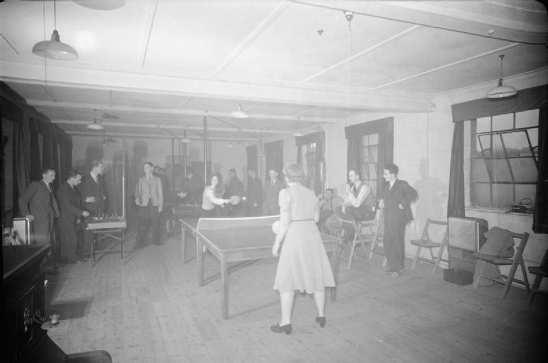 File:'YWCA War Workers' Club- Rest and Relaxation in Yeovil, Somerset, England, UK, 1944 D20923.jpg