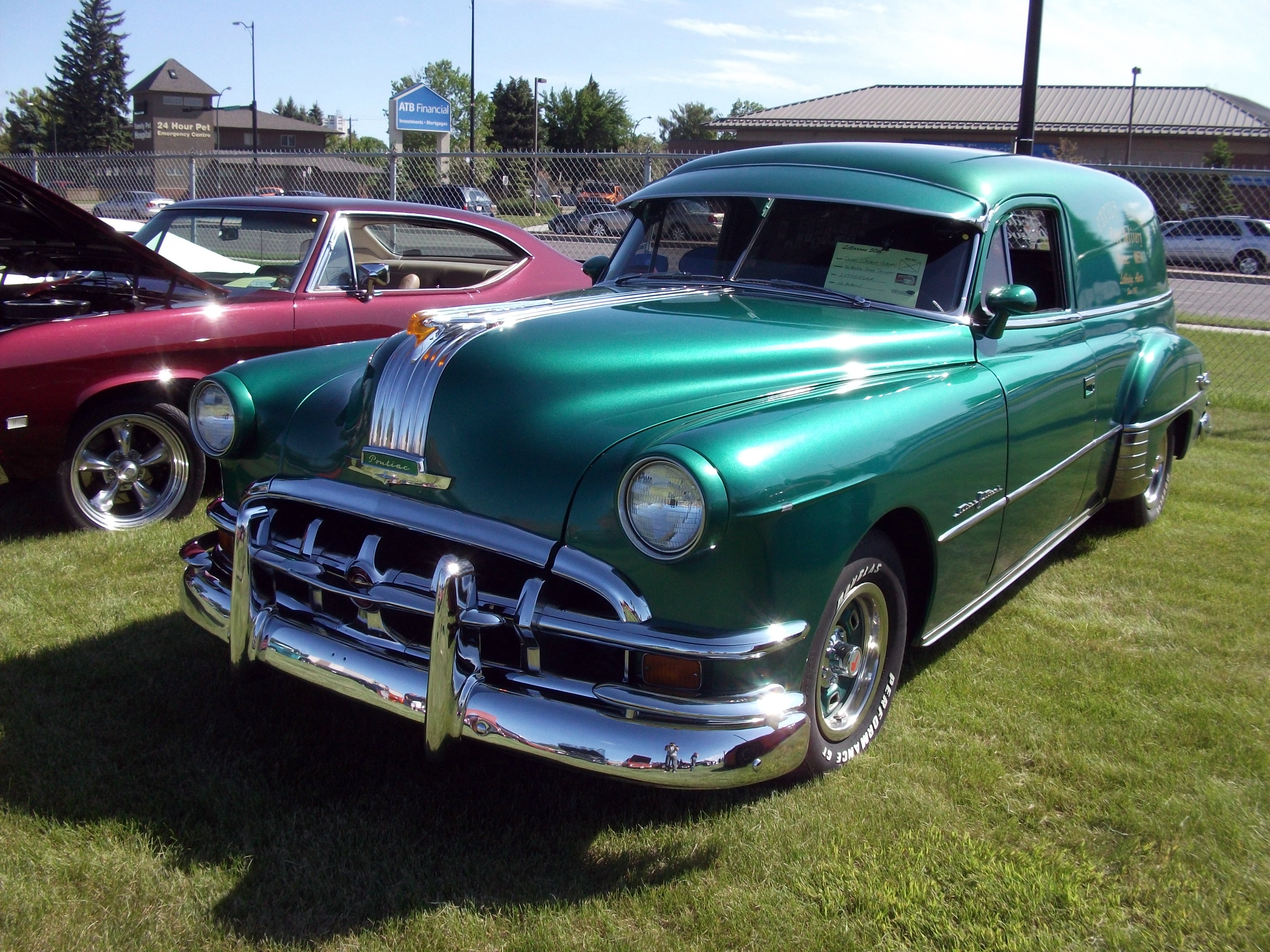 The Fascinating History and Features of the 1950 Pontiac Chieftain