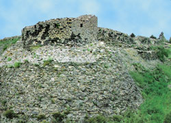 File:Castell llivia.jpg