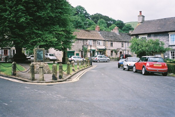 Castleton, Market Square and war memorial - geograph.org.uk - 1215088