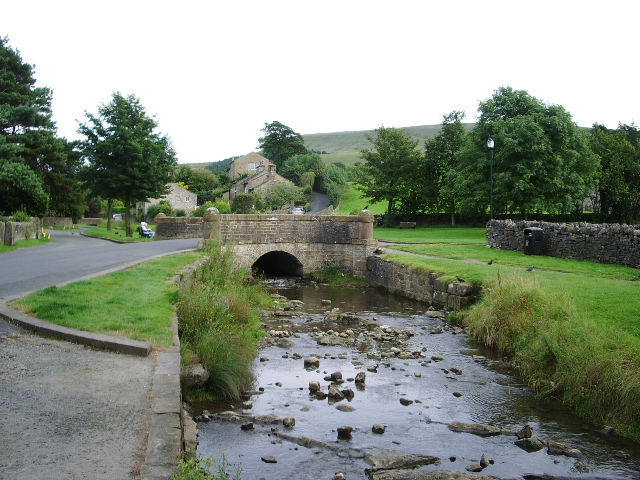 File:Downham Bridge - geograph.org.uk - 538013.jpg