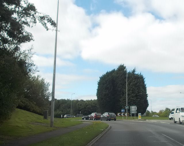 File:Elfield Park roundabout from the east - geograph.org.uk - 3675899.jpg