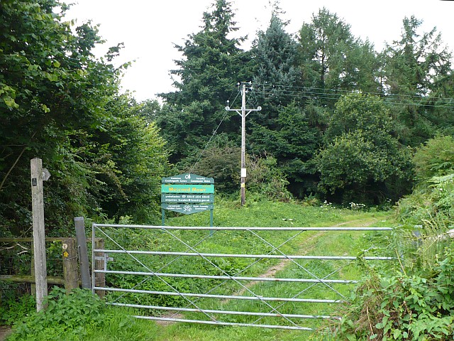 File:Entrance to Mescoed Mawr - geograph.org.uk - 667641.jpg