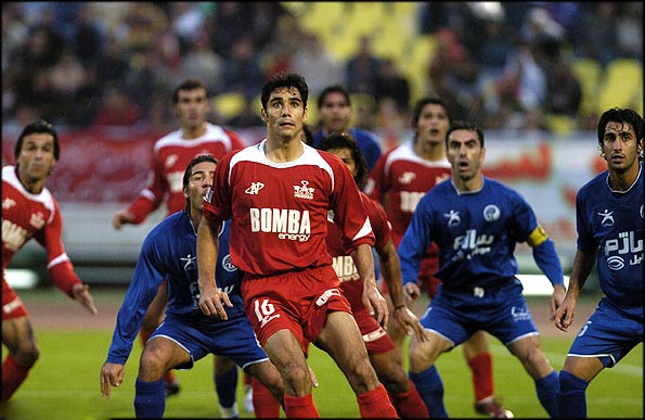 File:Esteghlal FC vs Persepolis FC, 4 November 2005 - 009.jpg