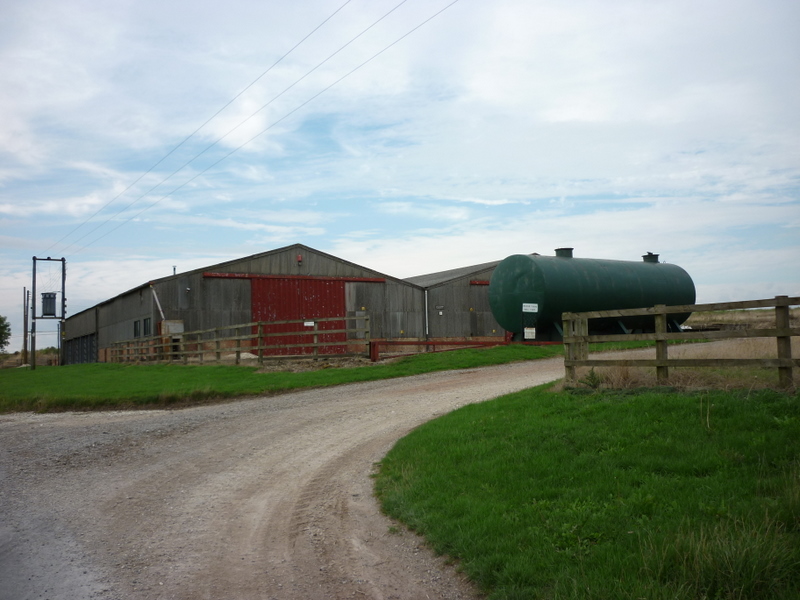 File:Farm buildings on Middlegate Lane, Saxby Wolds - geograph.org.uk - 2032039.jpg