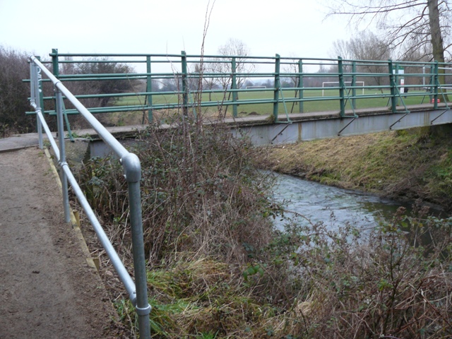 File:Footbridge to Manor Park over the Erewash at Toton - geograph.org.uk - 1111501.jpg