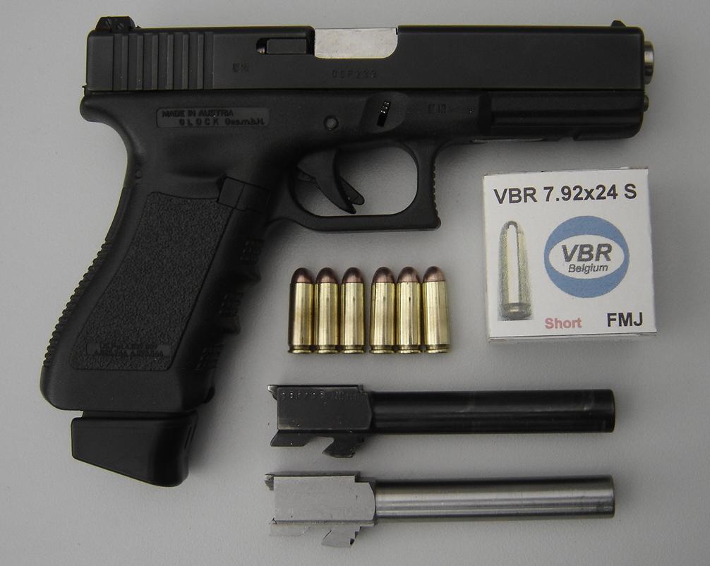 IMG:https://upload.wikimedia.org/wikipedia/commons/a/ab/Glock-VBR792pistol.JPG