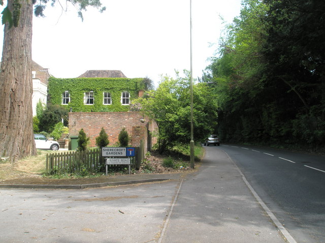 File:Junction of Sherecroft Gardens and Mill Hill - geograph.org.uk - 2500855.jpg