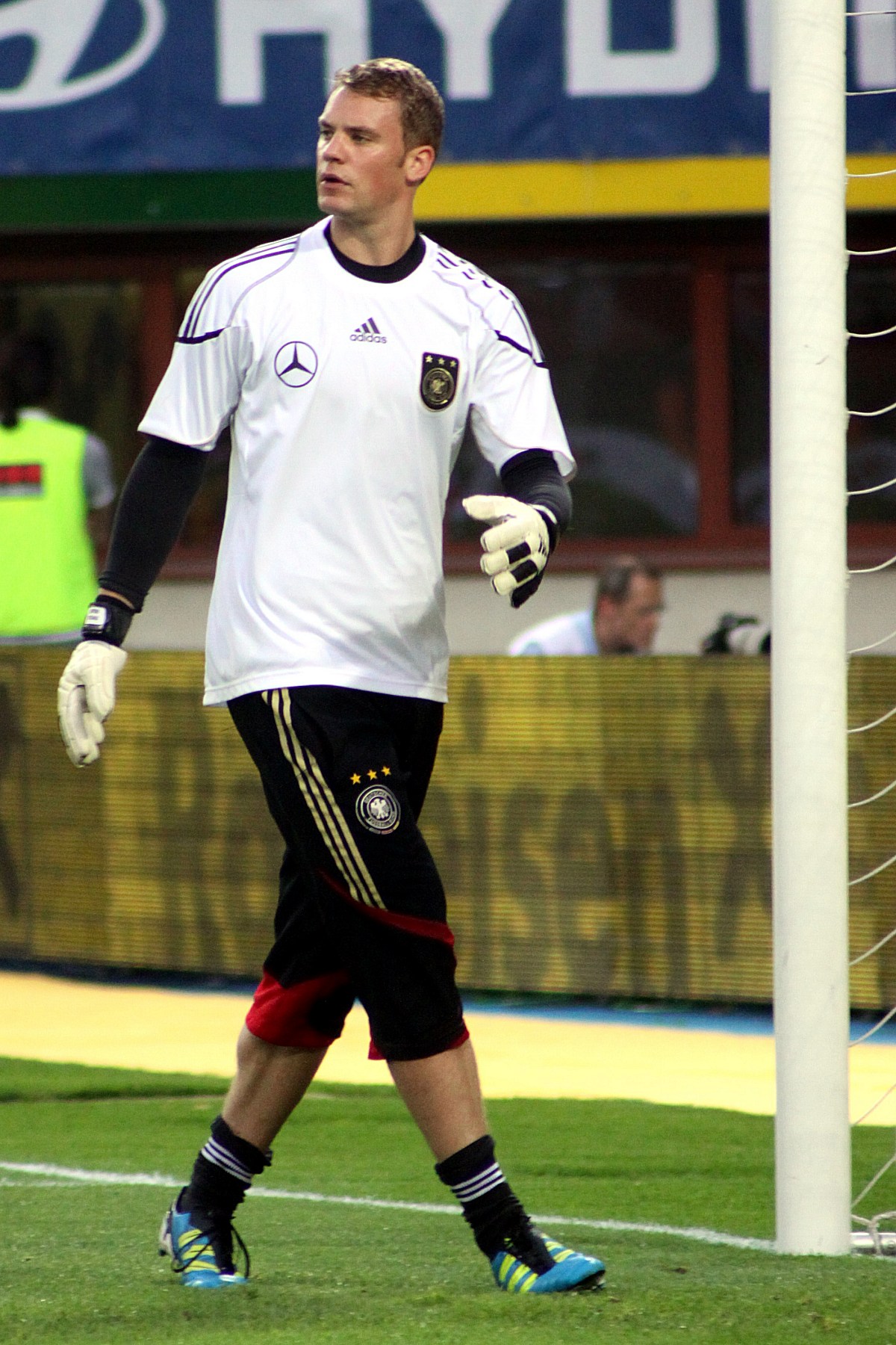 File:Manuel Neuer, Germany national football team (02).jpg ...