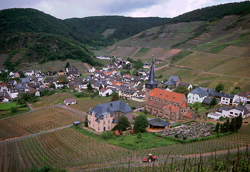 File:Mayschoß(gwz).jpg