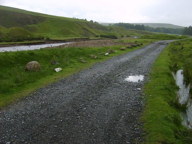 File:Riverside track - geograph.org.uk - 471431.jpg