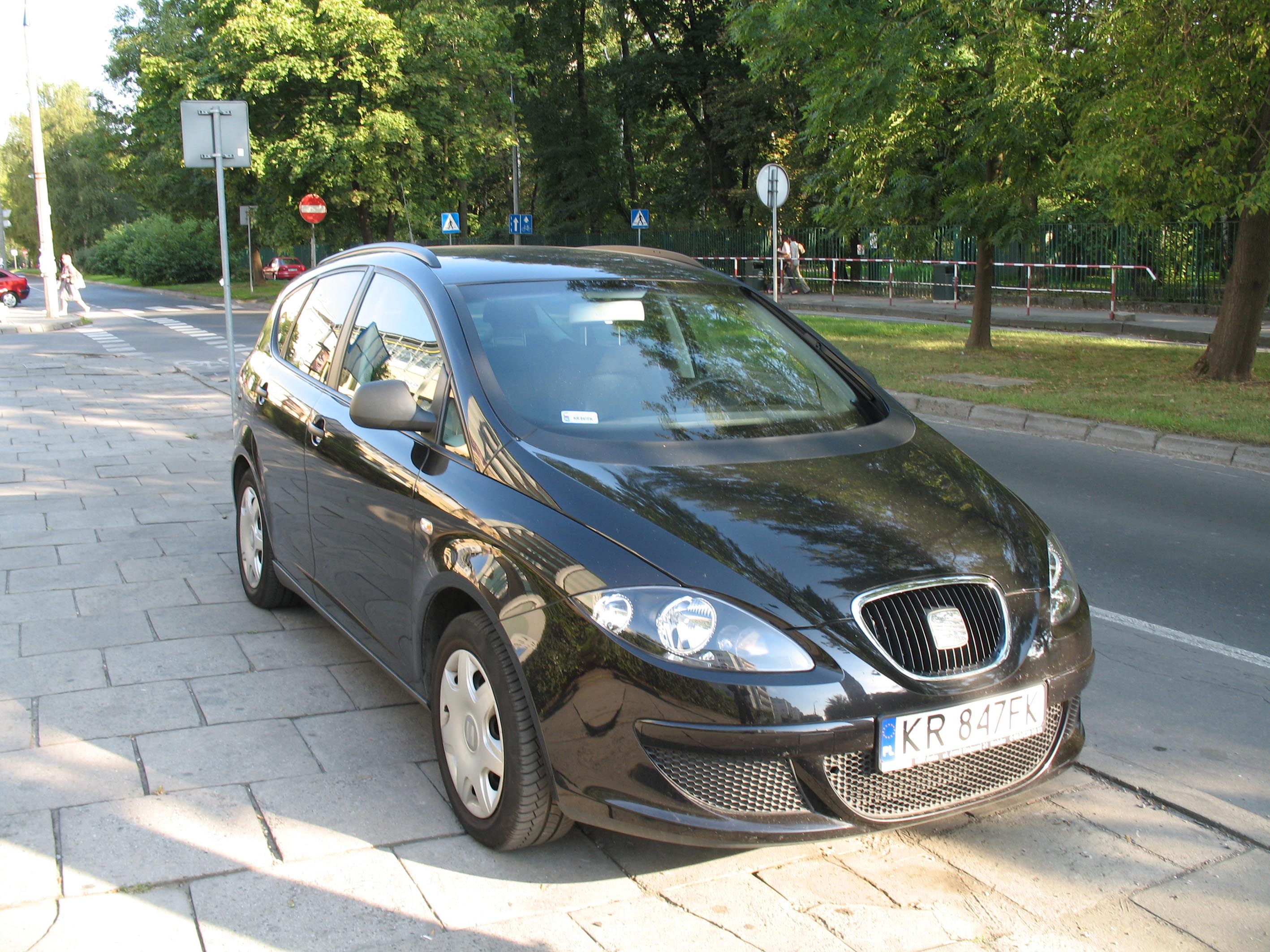 File:SEAT Altea XL in Krakow.jpg - Wikimedia Commons