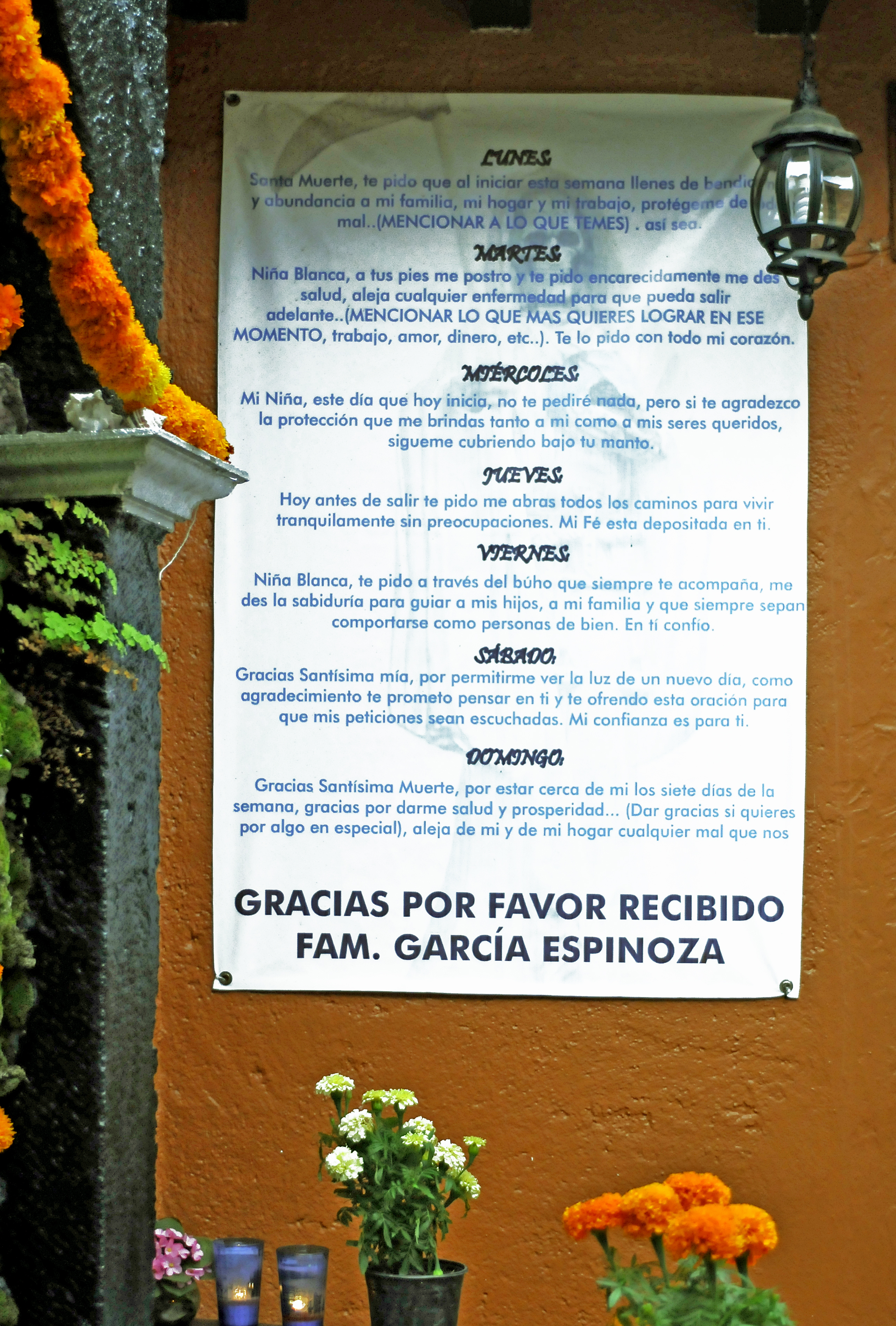 File:Santa Ana Chapitiro, capilla de la Santa Muerte  - Wikimedia  Commons