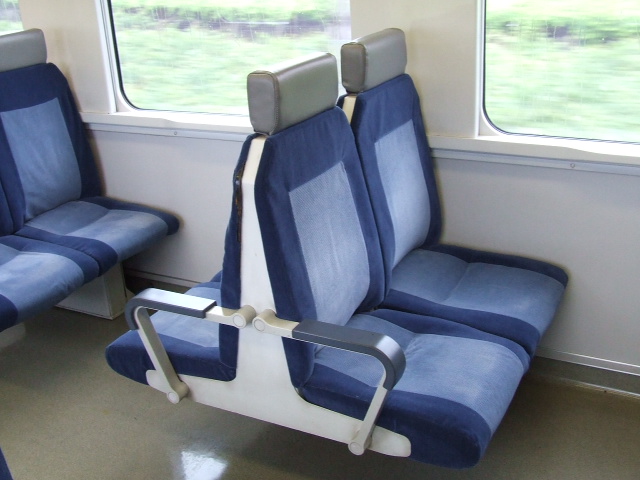 File:Seat of JR 215.JPG