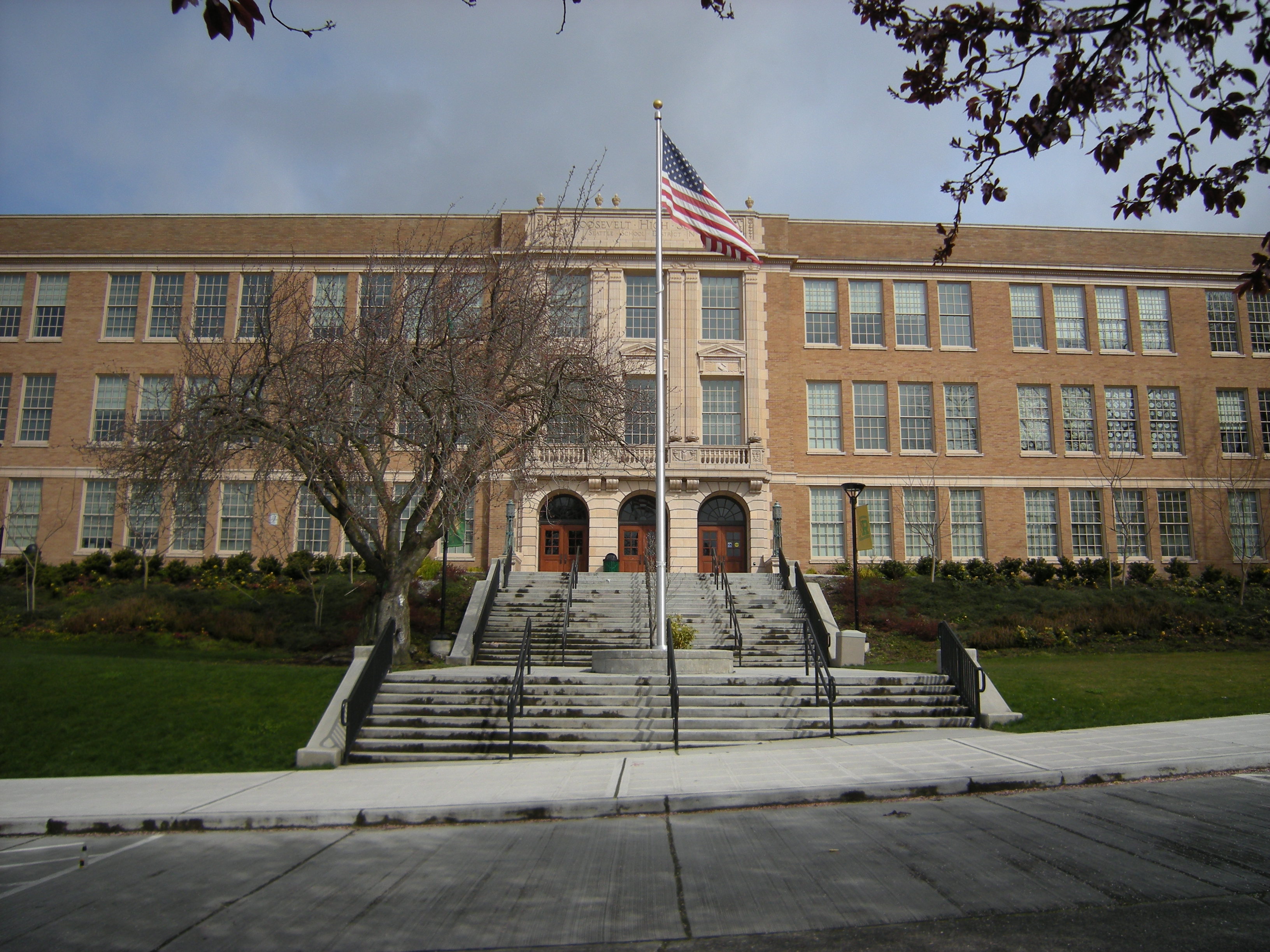 Evening school. Сиэтл Линкольн скул. Roosevelt High School (Washington). Сиэтл средняя школа. Государственные школы Сиэтла.