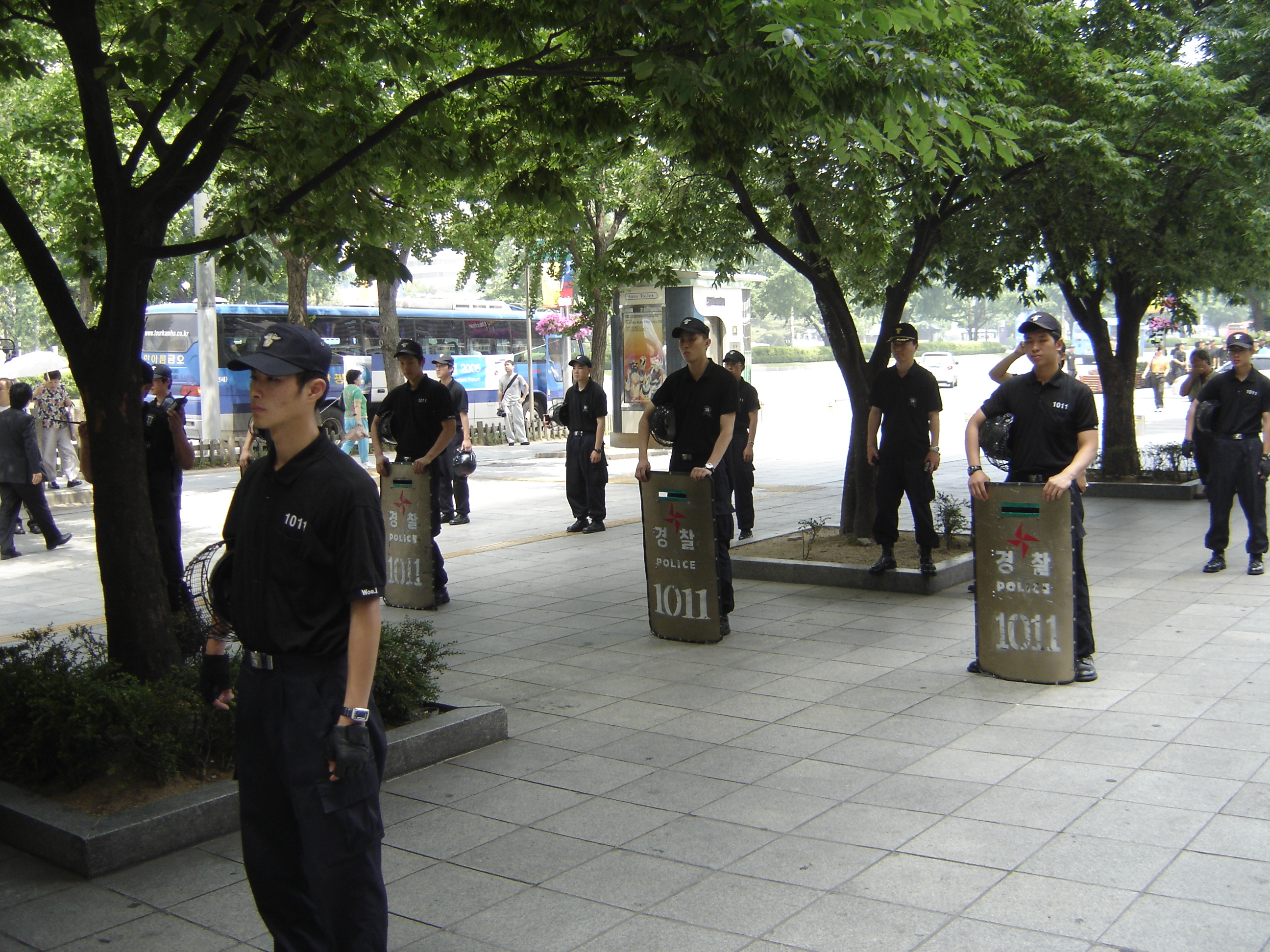 Seoul-Riot-Police.jpg