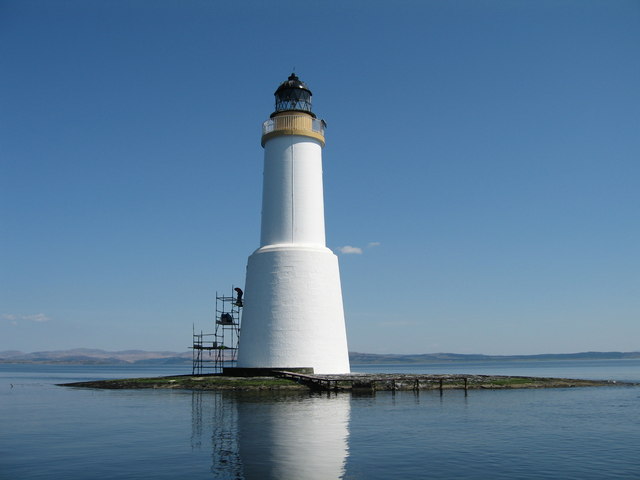 File:Skervuile Lighthouse - geograph.org.uk - 718144.jpg