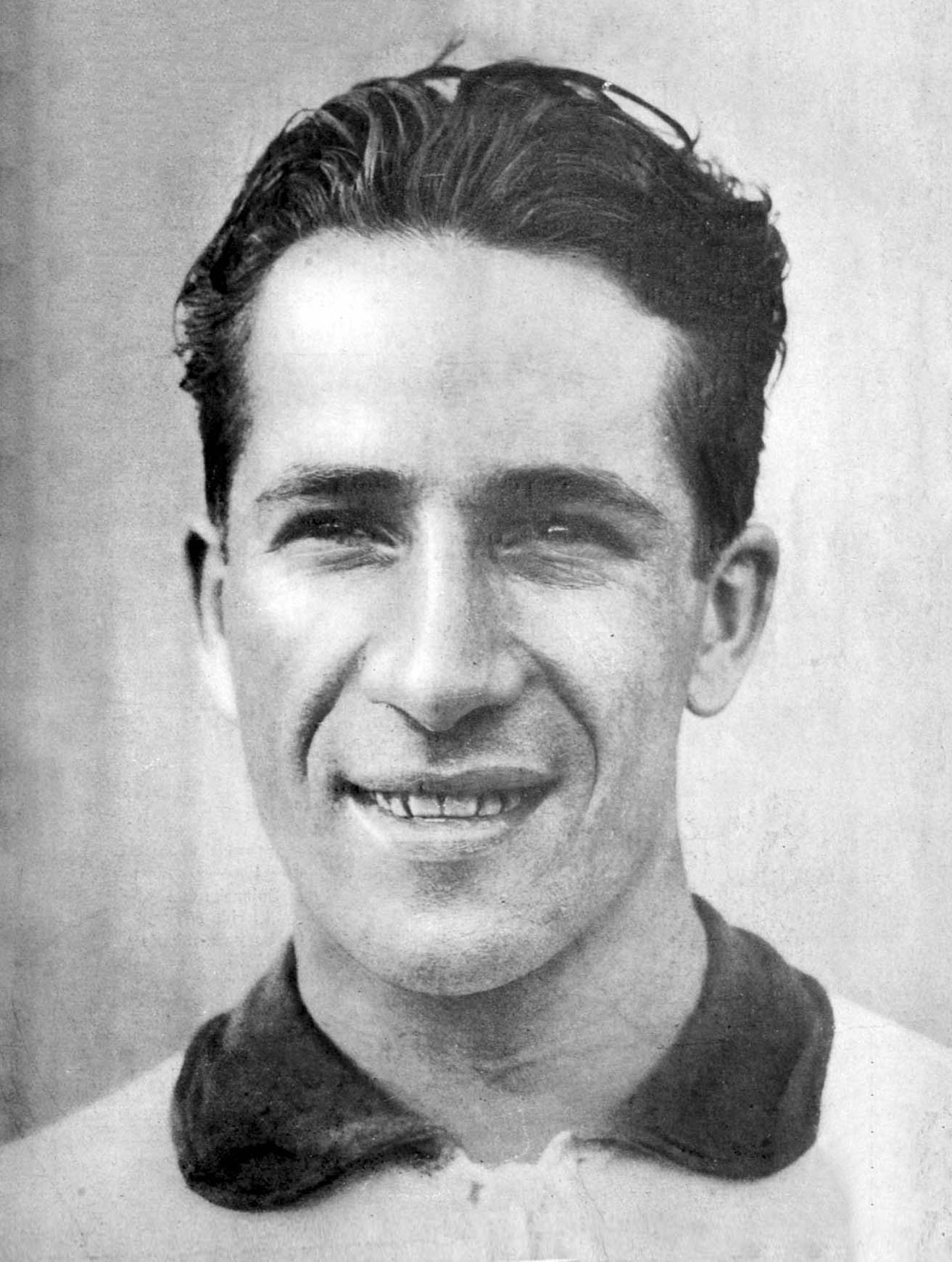 Guillermo Stábile, Argentinian footballer and manager (d. 1966) was born on January 17, 1905.