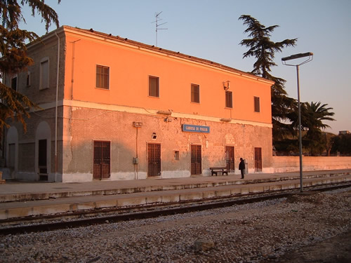 File:Stazione di canosa.jpg