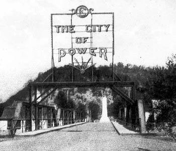 "The City of Power" electric sign that was erected over the old Elk Avenue Bridge (circa 1912–1913).[1]