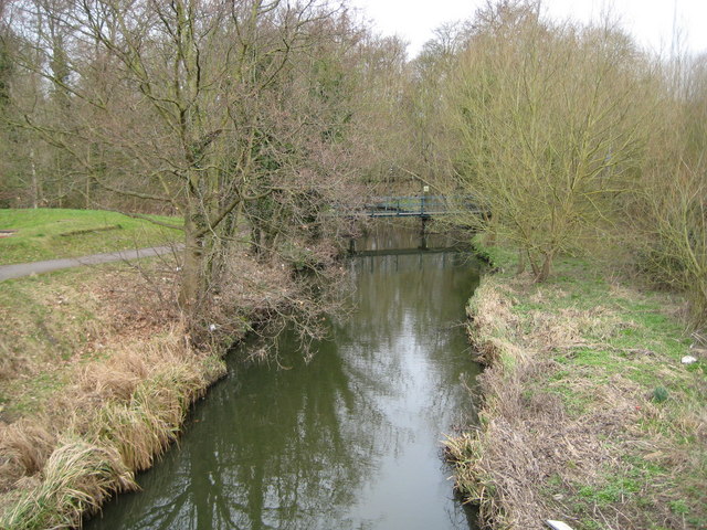 File:The Cut near Binfield Manor - geograph.org.uk - 1204091.jpg