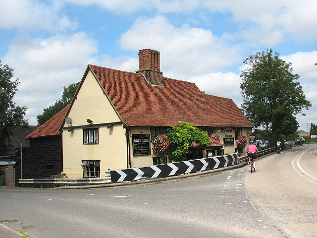 File:The Plume of Feathers at Gilston - geograph.org.uk - 1445149.jpg