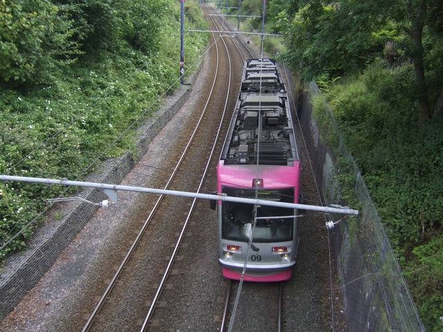 File:Tram 09 on the Metro line approaching Priestfield - geograph.org.uk - 880648.jpg